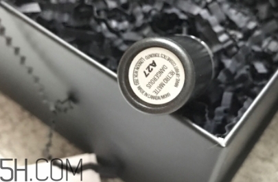 mac和紀梵?？诩t哪個好？mac魅可和紀梵?？诩t哪個貴？