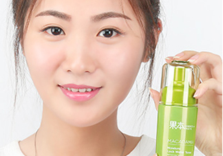 詩婷露雅堅果爽膚水什么功效？有幾種類型？