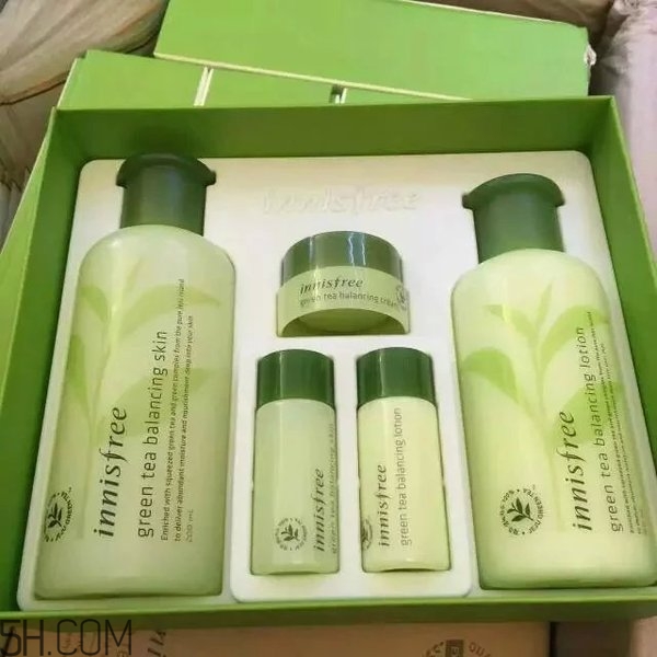 悅詩風吟哪個系列適合干性肌膚？冬天用乳液還是霜？