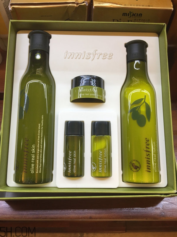 悅詩風吟哪個系列適合干性肌膚？冬天用乳液還是霜？