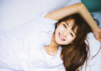 女孩月經(jīng)初潮量多量少正常嗎？月經(jīng)初潮一般幾天干凈？