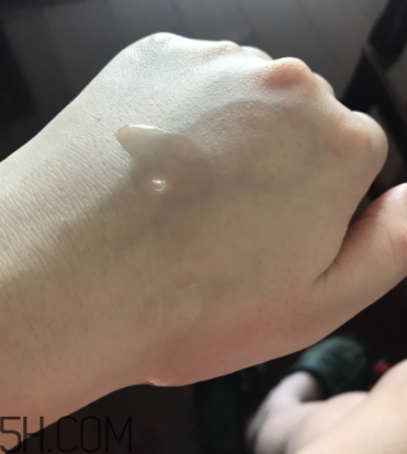 片仔癀珍珠亮膚水適合油皮嗎？適合夏季嗎？