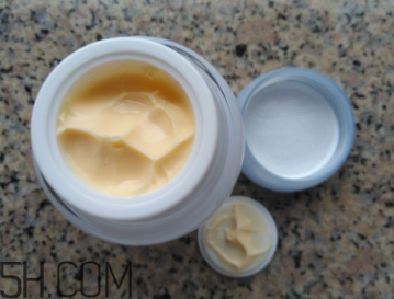 片仔癀珍珠膏白天能用嗎？會(huì)不會(huì)變黑？