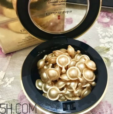 伊麗莎白雅頓精華膠囊油不油？適合油皮嗎？