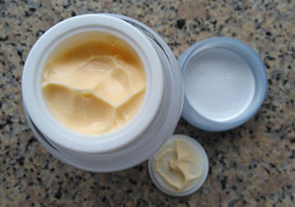 片仔癀珍珠膏白天能用嗎？會(huì)不會(huì)變黑？
