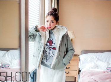 羽絨服出毛是怎么回事？羽絨服怎么清洗干凈？