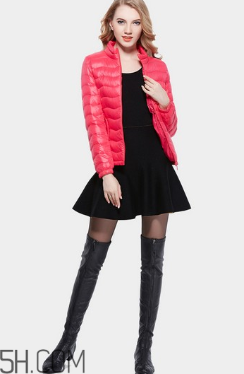 女裝羽絨服怎么保養(yǎng)？輕薄羽絨服怎么搭配？