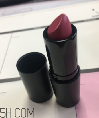 羽西蟲草口紅滋潤嗎？哪個色號適合秋冬？