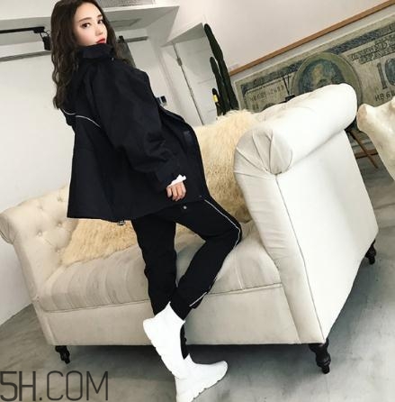 沖鋒衣搭配什么褲子好看？沖鋒衣搭配褲子圖片