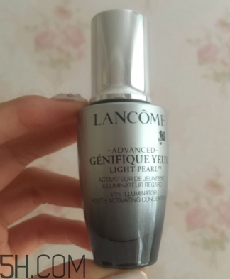 蘭蔻小黑瓶大眼精華什么時候用？早上還是晚上？