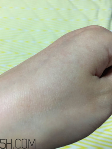 蘭蔻美膚修護精華乳有刺激嗎？適合敏感肌嗎？