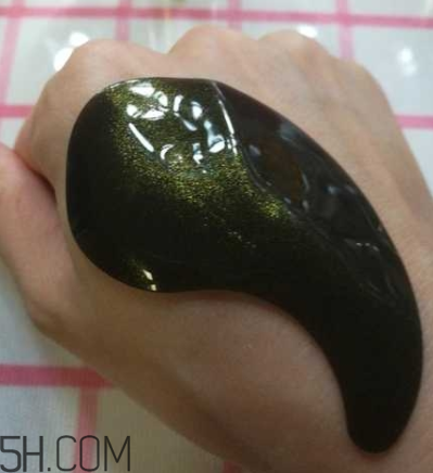 芳丹薄羅黃金貴婦眼膜適合年齡_適合膚質