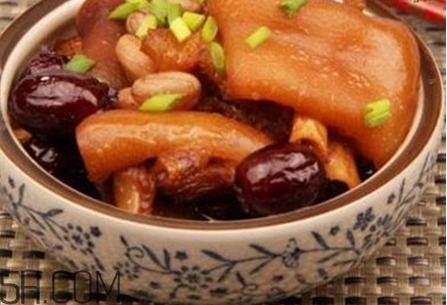 女性產(chǎn)后胸部松弛吃什么好？產(chǎn)后乳房變形如何保??？