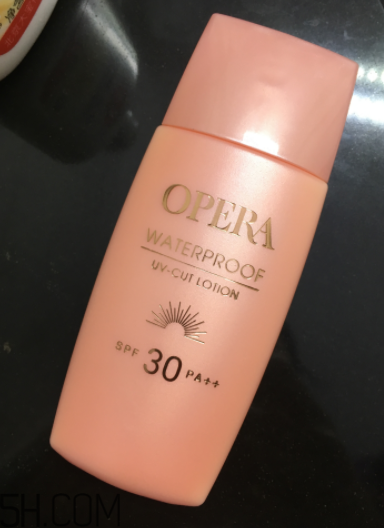 Opera防曬霜防水嗎？Opera防曬霜防汗嗎？