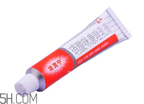 達(dá)克寧能治灰指甲嗎？達(dá)克寧能擦臉嗎？