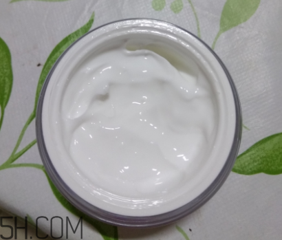 瓷肌御雪祛斑霜夏天能用嗎？瓷肌御雪祛斑夏天用油嗎？