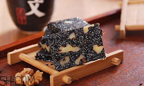 吃阿膠可以喝蜂蜜水嗎？阿膠和蜂蜜可以一起吃嗎？