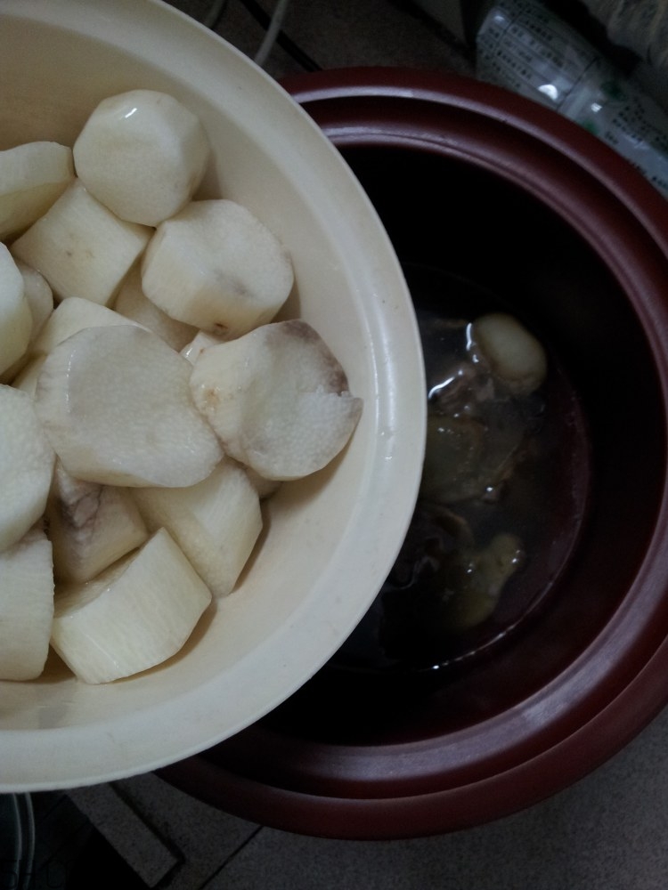 馬蹄和山藥能一起煲湯嗎？山藥和馬蹄能一起吃嗎？