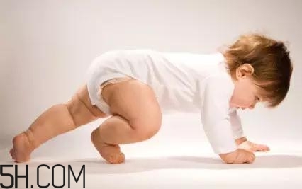 怎樣能夠訓(xùn)練嬰幼兒的肌肉？寶寶為什么總是在鬧騰？