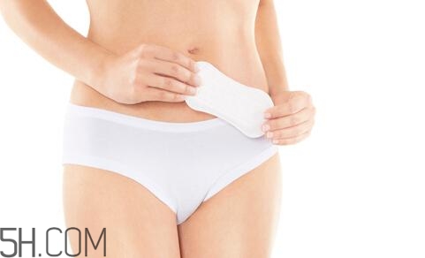 女人如何正確的使用衛(wèi)生巾？衛(wèi)生巾清涼好不好？