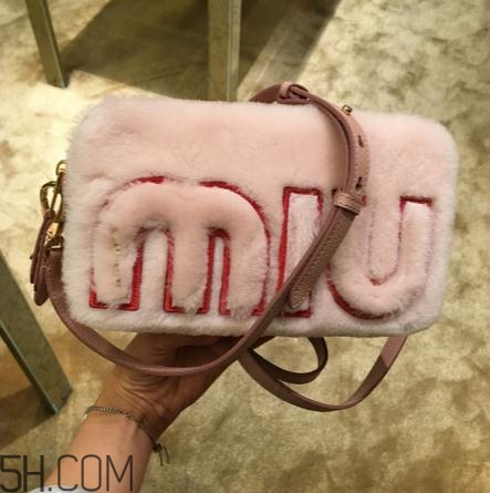 miumiu包包一般多少錢？這么仙的包包千萬別錯(cuò)過