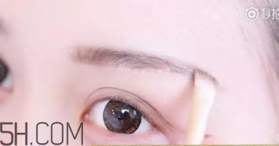 2018年新年妝容怎么化？紅色妝容紅紅火火