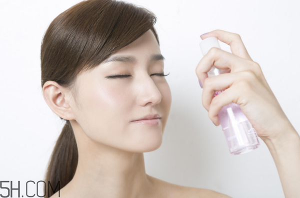 面霜什么時候用最好？保濕面霜哪個牌子好用？