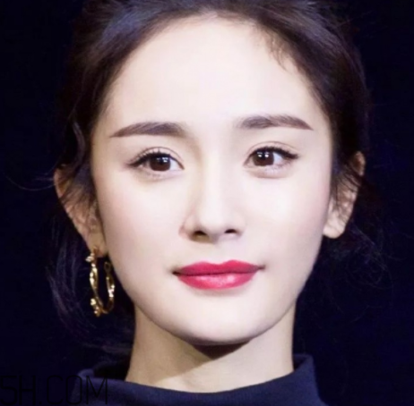 V型眼線怎么畫？V型眼線畫好美到冒泡