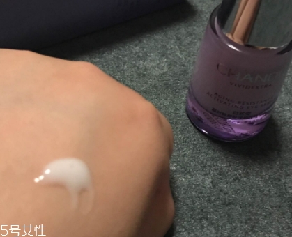 自然堂凝時鮮顏系列適合什么膚質(zhì)？