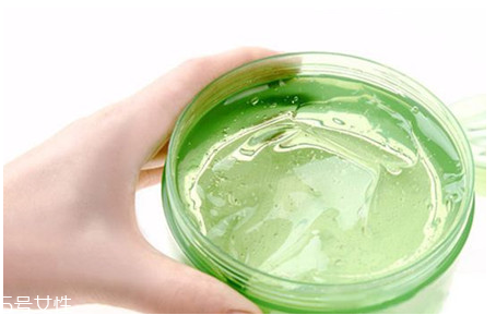 蘆薈膠能當(dāng)睡眠面膜用嗎？蘆薈膠的護(hù)膚常識