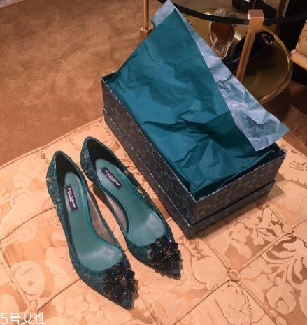 杜嘉班納鞋子偏大偏??？女人這輩子一定要買的鞋子