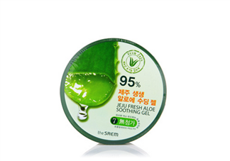 得鮮蘆薈膠含酒精嗎？蘆薈膠當(dāng)睡眠面膜的作用