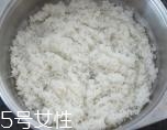 臘腸在蒸之前要泡水嗎？吃臘腸兩步走