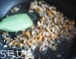 臘腸在蒸之前要泡水嗎？吃臘腸兩步走