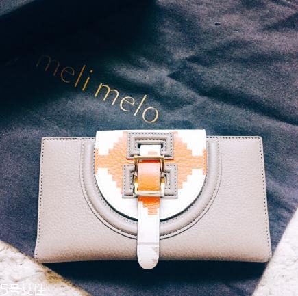 meli melo包包怎么樣？這個(gè)英國奢侈品牌不一般