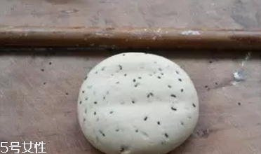 ?炸麻葉用什么水和面？面粉還是淀粉還是木薯粉