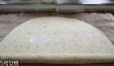 ?炸麻葉用什么水和面？面粉還是淀粉還是木薯粉