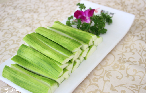 絲瓜吃多了會(huì)怎樣？挑選絲瓜的方法