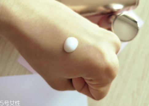 自然堂乳液怎么打開？按壓不出來不要著急