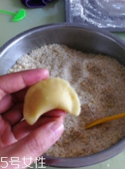 炸油角的面怎么和？用生面還是燙面你知道嗎？