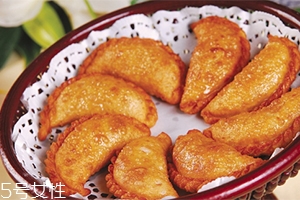 炸油角的面怎么和？用生面還是燙面你知道嗎？