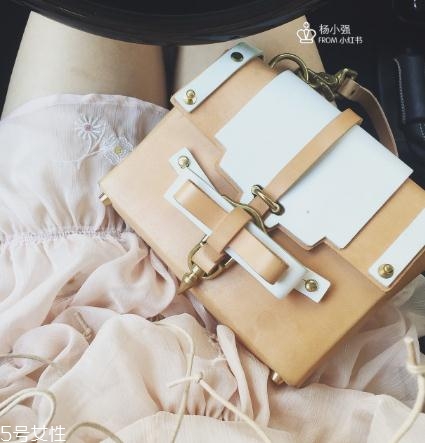 niels peeraer包包多少錢(qián)？滿足你所有的少女情節(jié)
