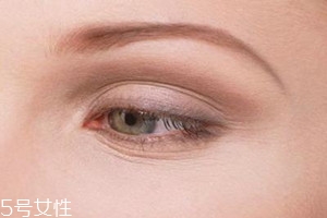 上班族女性如何去除眼角細(xì)紋？教你幾個(gè)小妙招