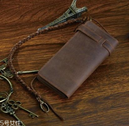 瘋馬皮為什么越用越亮？都是時(shí)間的沉淀