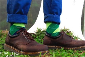 瘋馬皮沾上油漬怎么辦？這種皮質(zhì)千萬不能碰油
