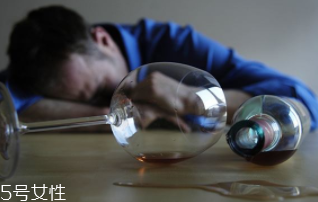 喝多少酒算安全？有基因缺陷的中國(guó)人最好不要喝