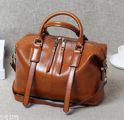 油蠟皮和牛皮哪個好？歲月沉淀的經(jīng)典之作