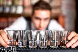 喝酒都會導(dǎo)致哪些癌癥？消化道最先遭殃
