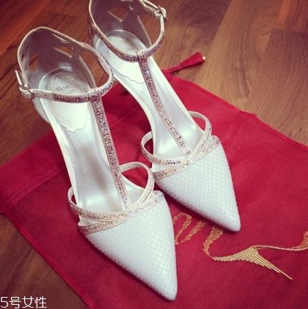 rene caovilla是什么檔次？無(wú)數(shù)女人的夢(mèng)幻水晶鞋