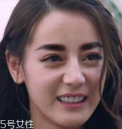 眉型為什么很奇怪？眉頭沒畫好